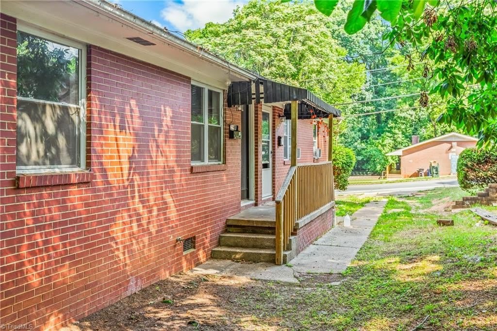 1114 W Academy Street – photo 2