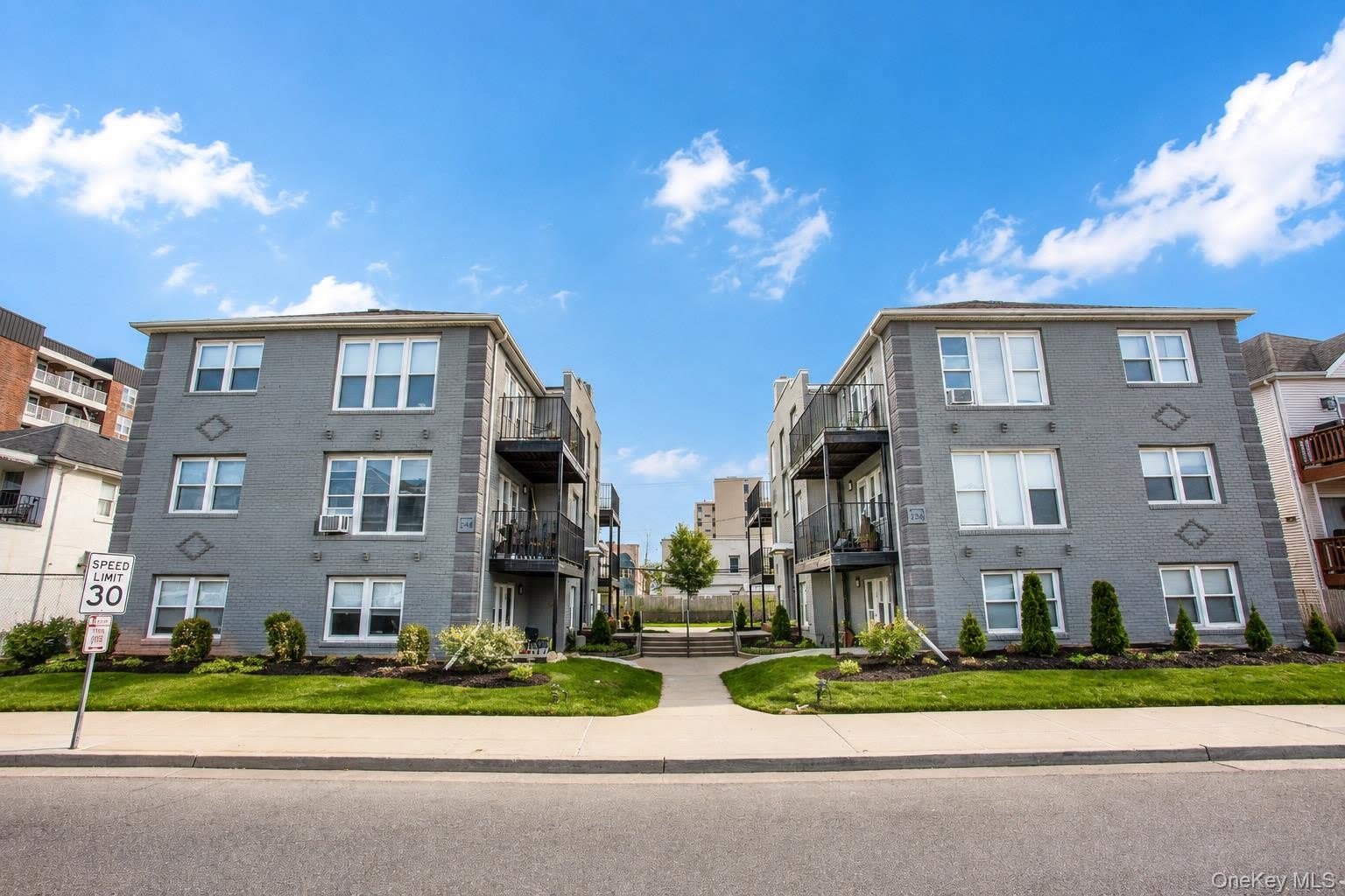 248 E Broadway – photo 1