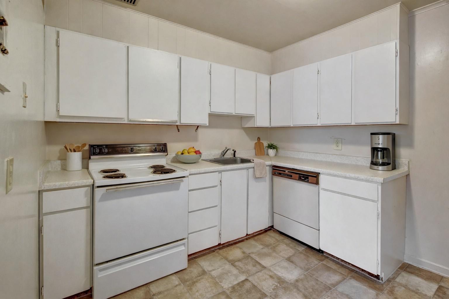 The Alaskan Apartments – photo 2