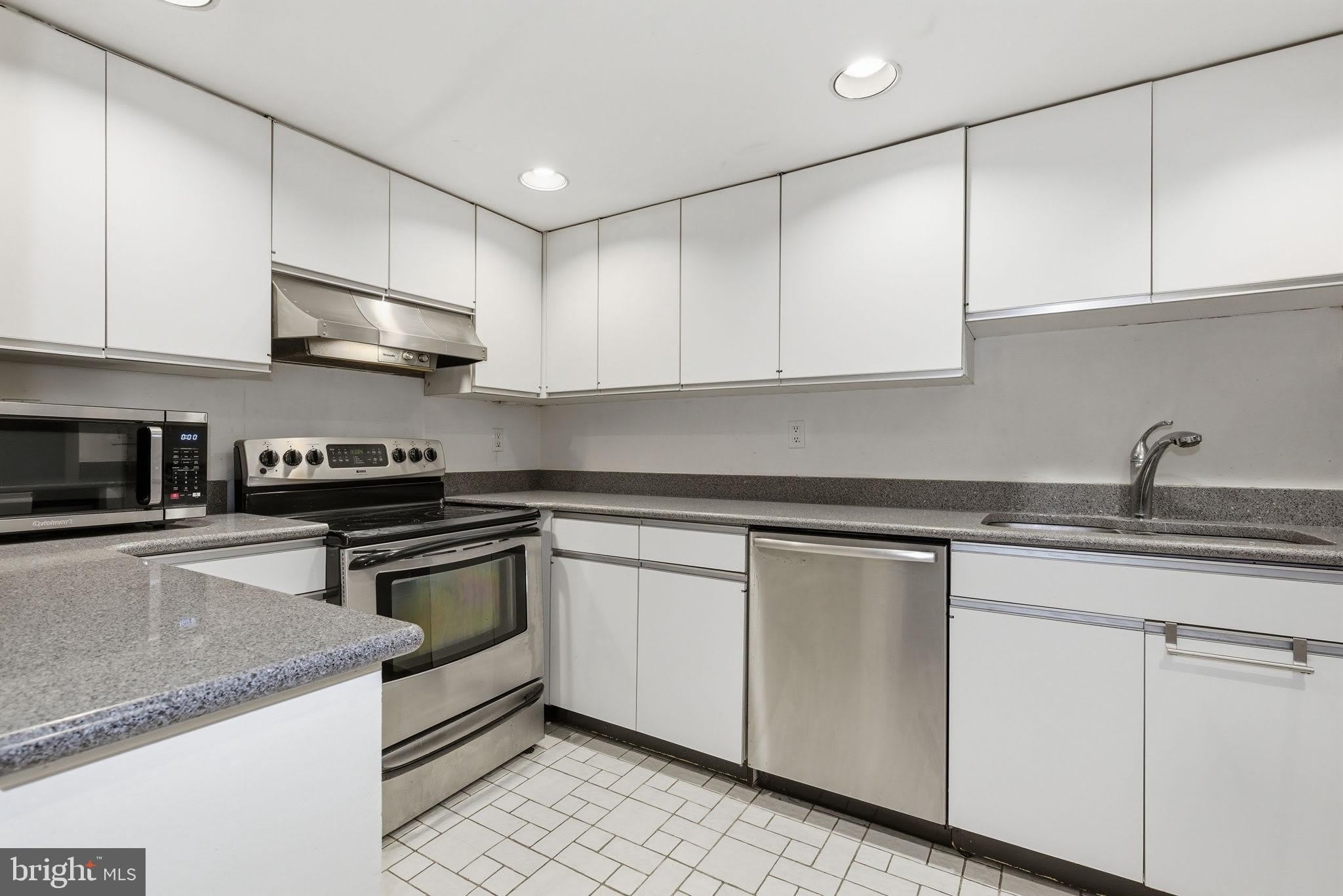 308 E CAPITOL Street NE – photo 3