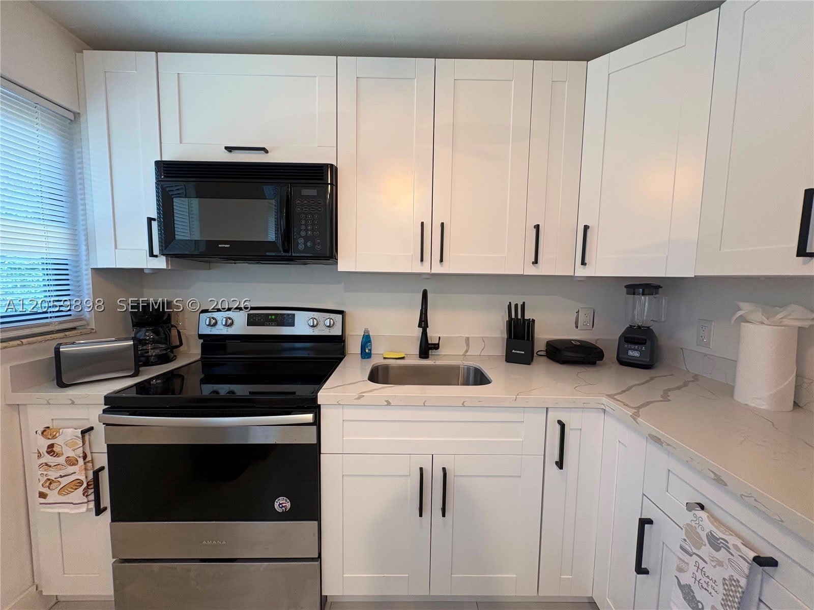929 SW 10th Ave – photo 3