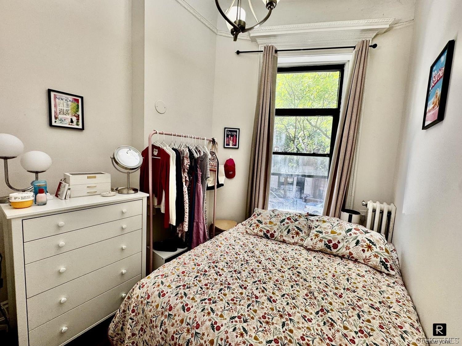 321 W 89th Street – photo 1