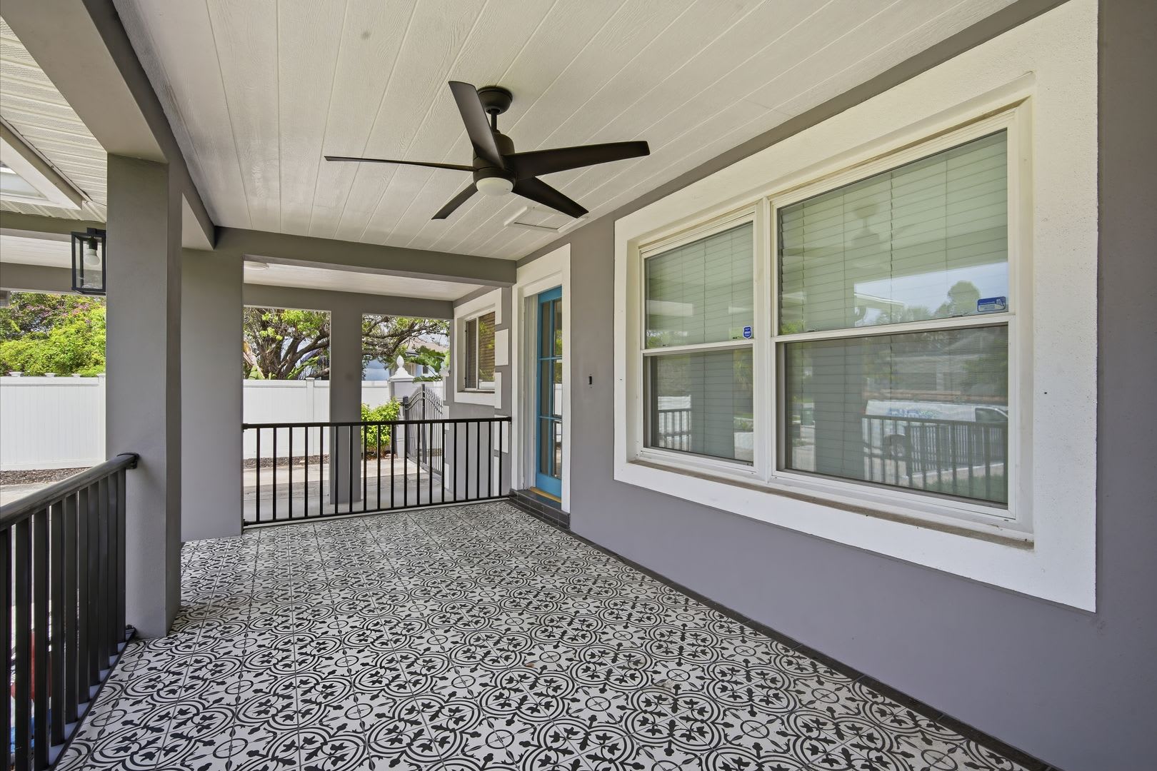 Beautiful S. Tampa 3BR/2BA remodeled home with covered parking in sought out school district. – photo 4