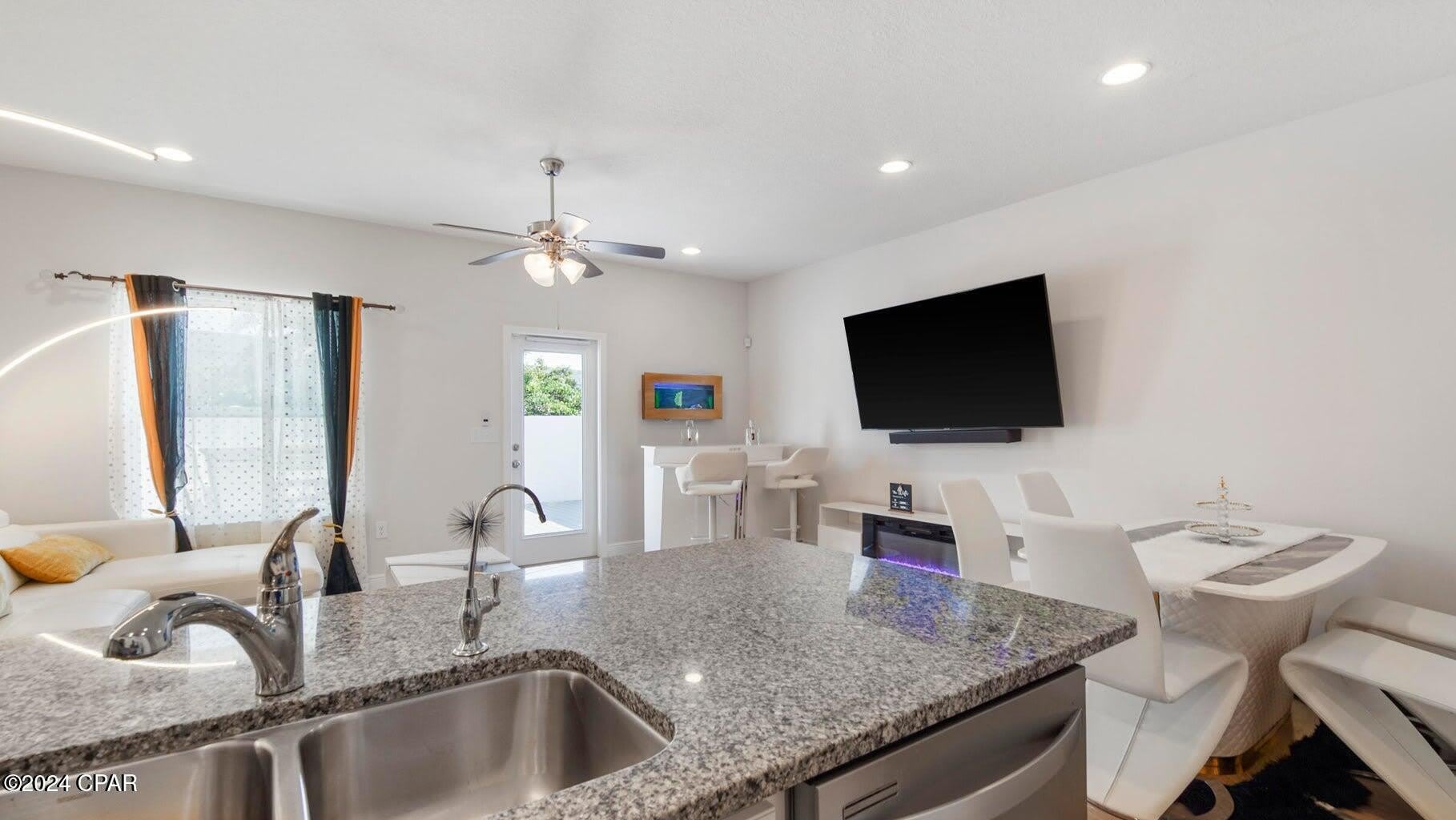 7482 Shadow Lake Drive – photo 5