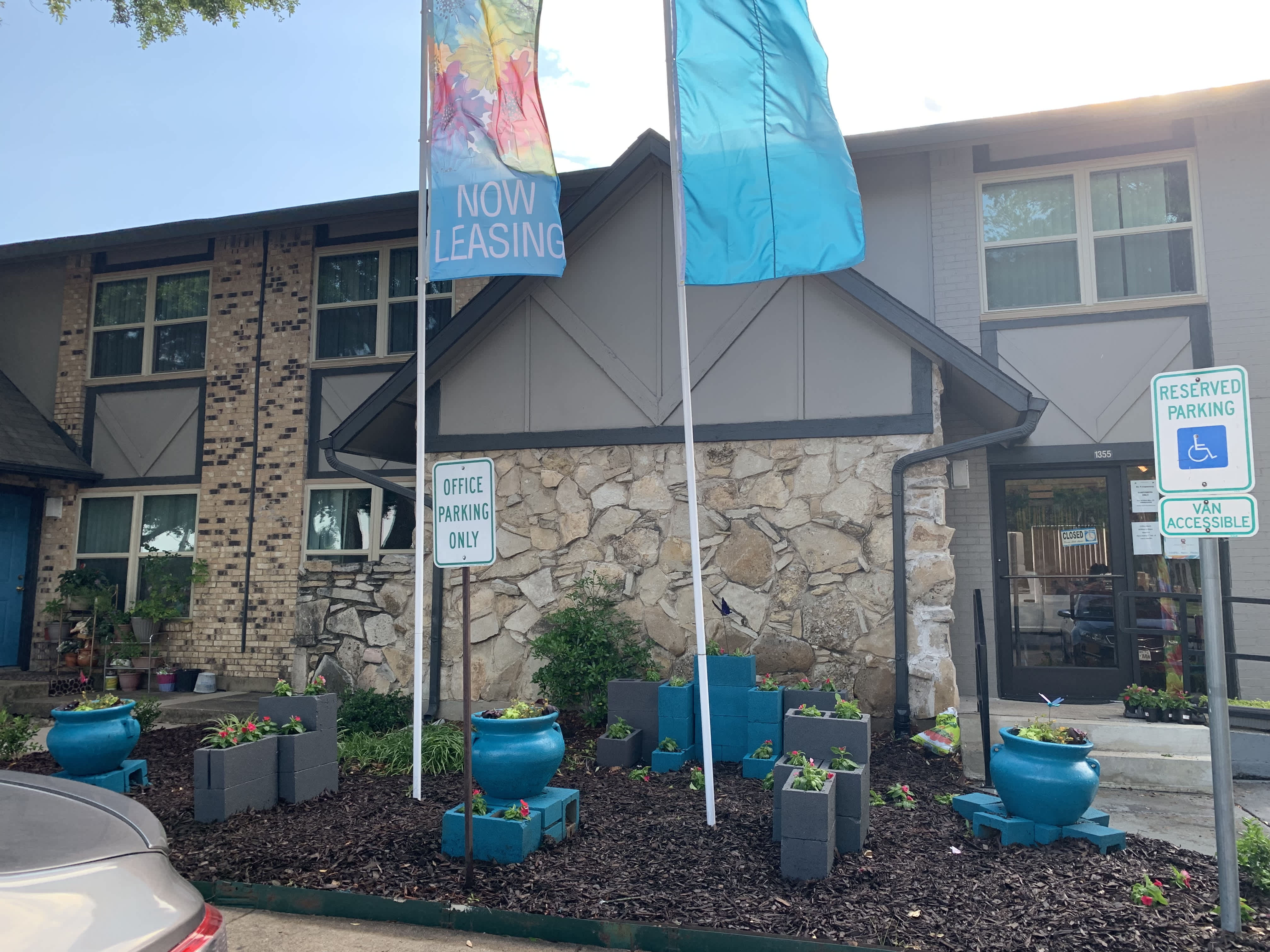 Regis Square – photo 2
