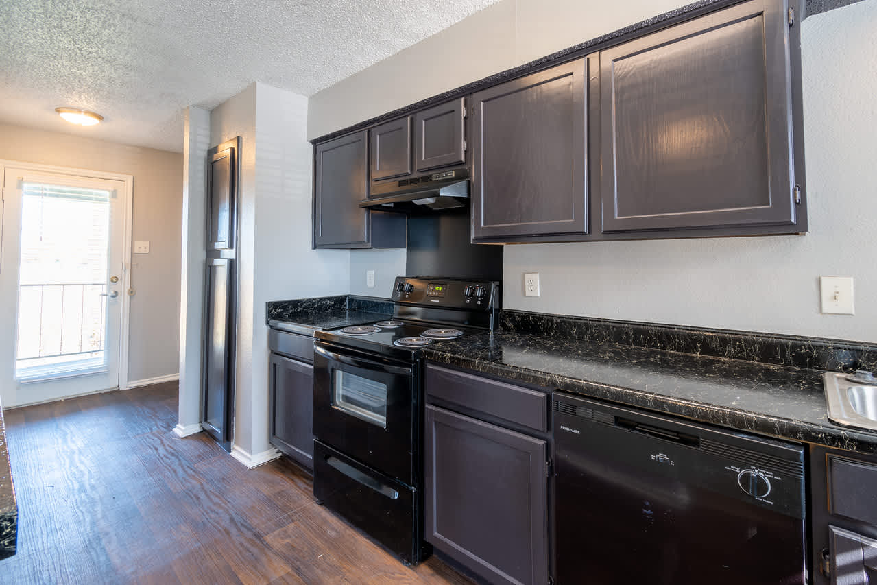 La Prada Place Apartments – photo 2