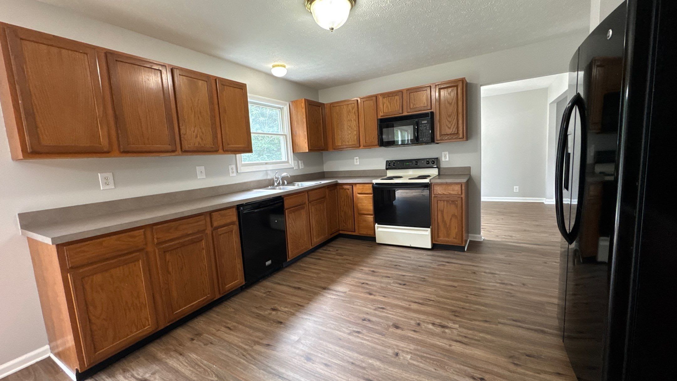 7421 Spring Run Drive – photo 2