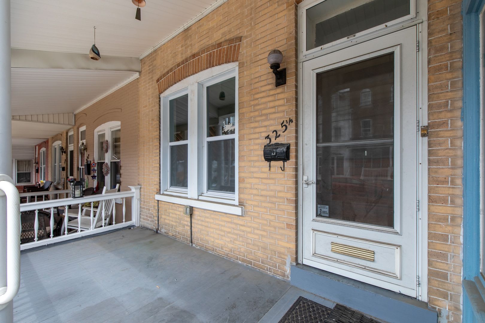Welcome to 325 1/2 N Franklin Street! – photo 4