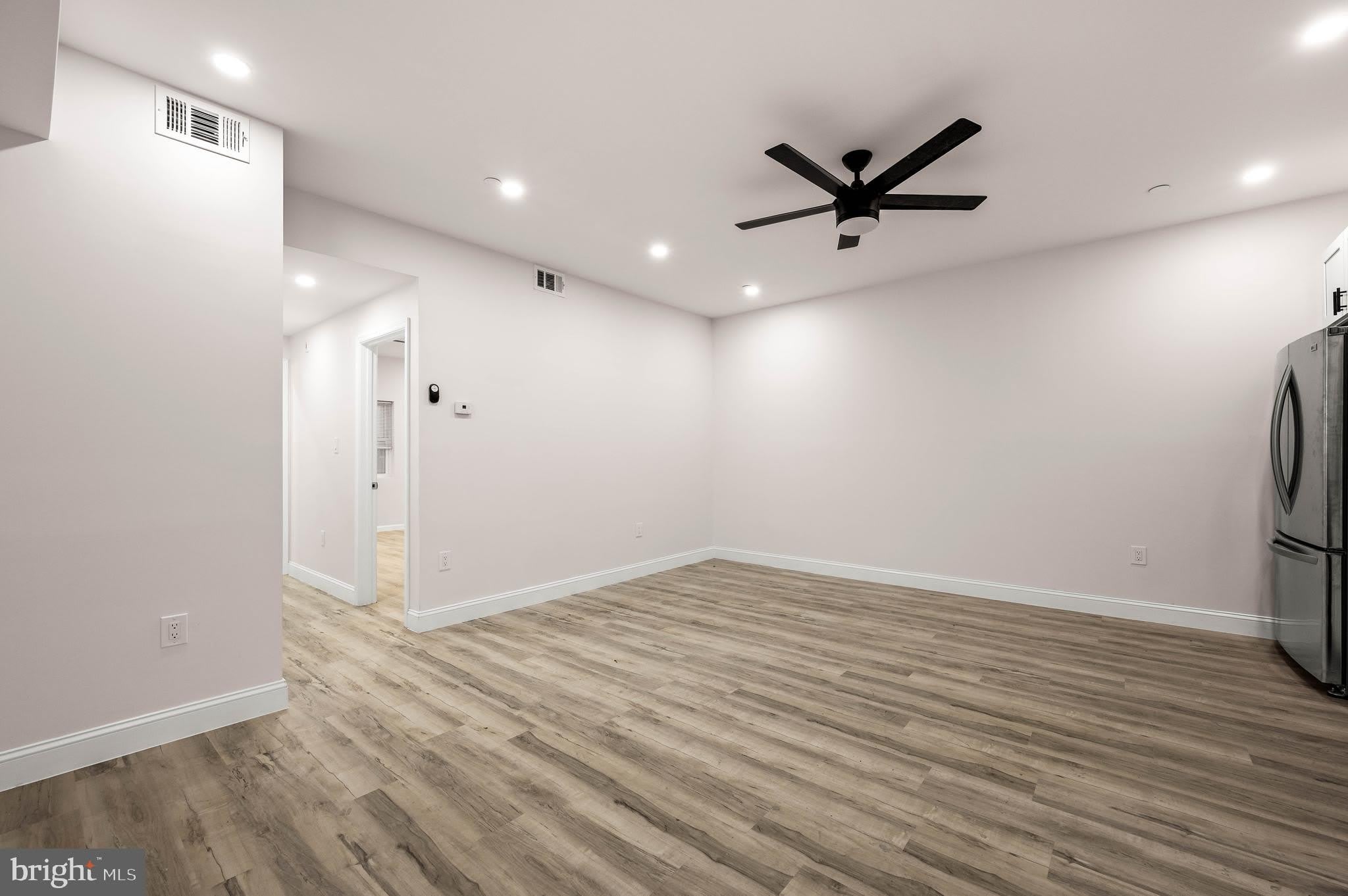 437 39 W Girard Avenue – photo 5