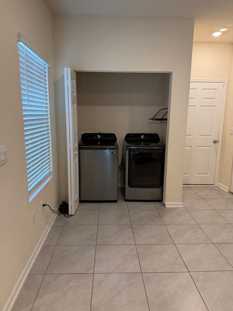 Spacious 2-Bedroom Townhome Near River City – photo 5