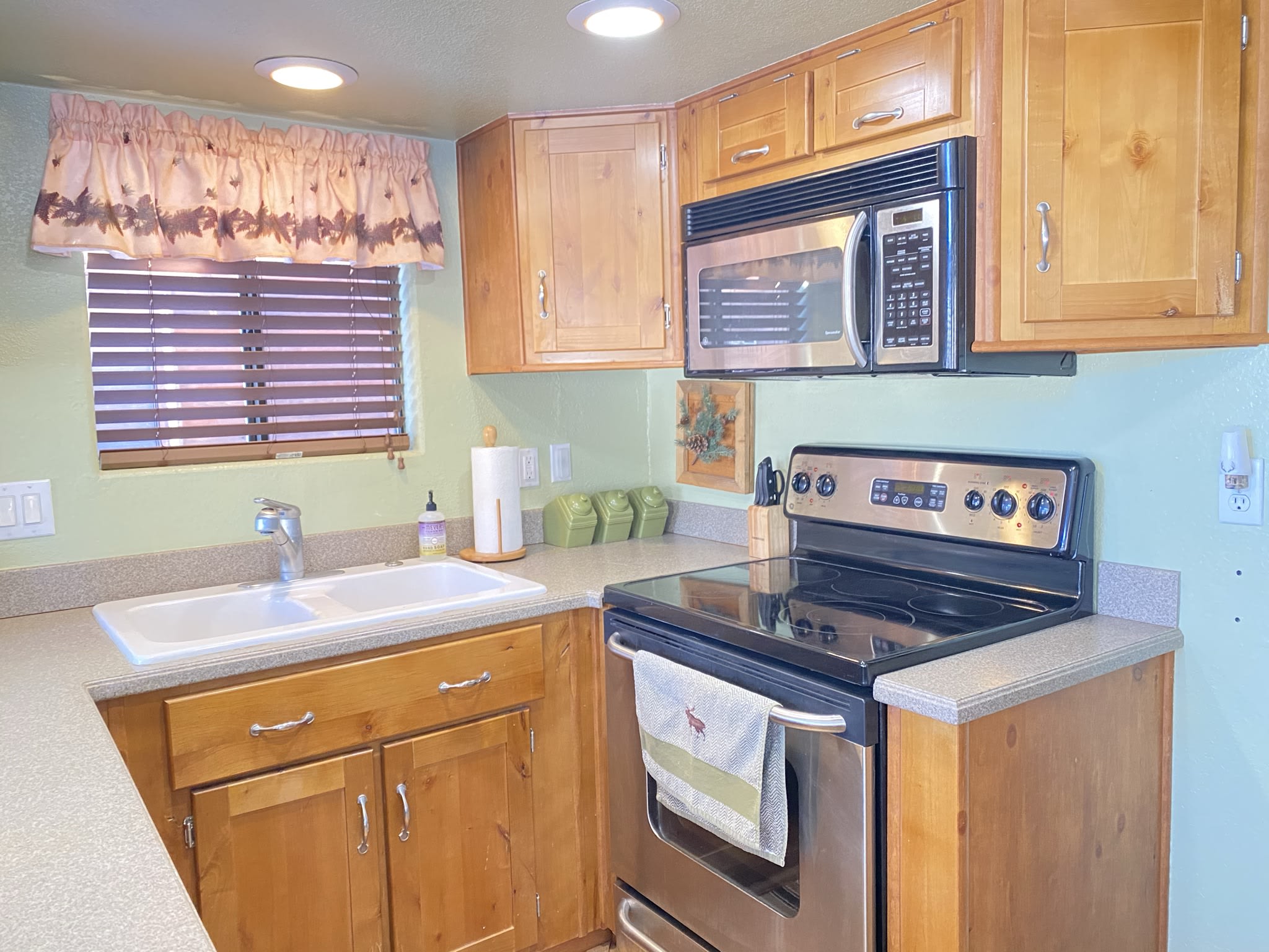240 Sunshine Lp – photo 5