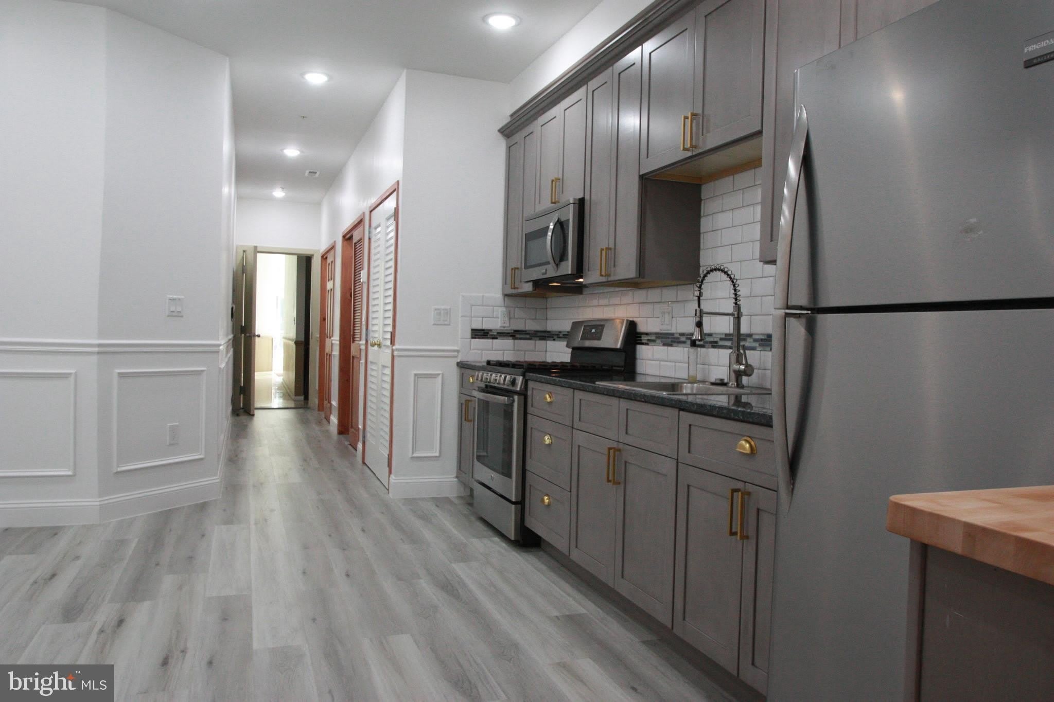 1233 S BROAD Street – photo 3
