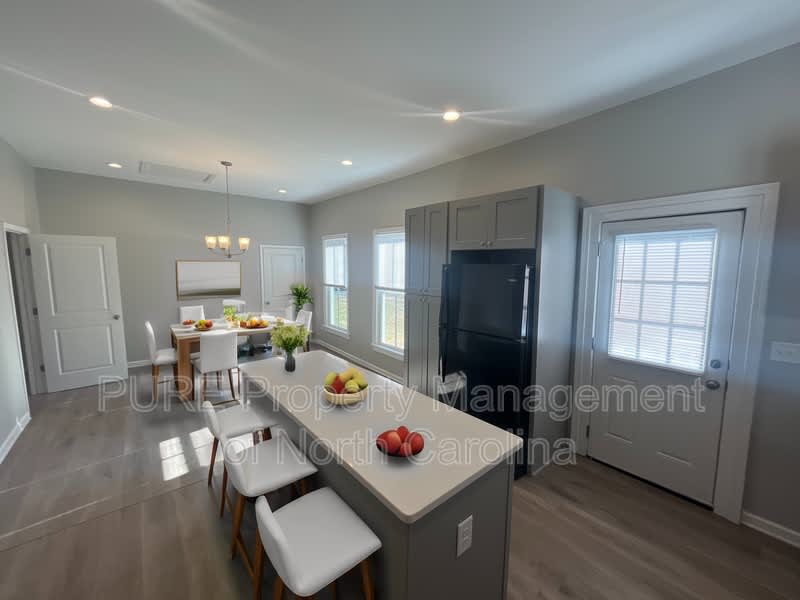 608 S Yadkin Ave – photo 5