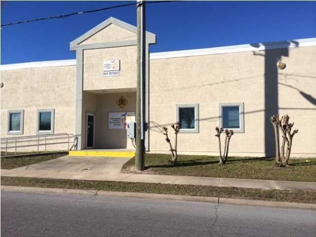 703 W 15th Street – photo 1