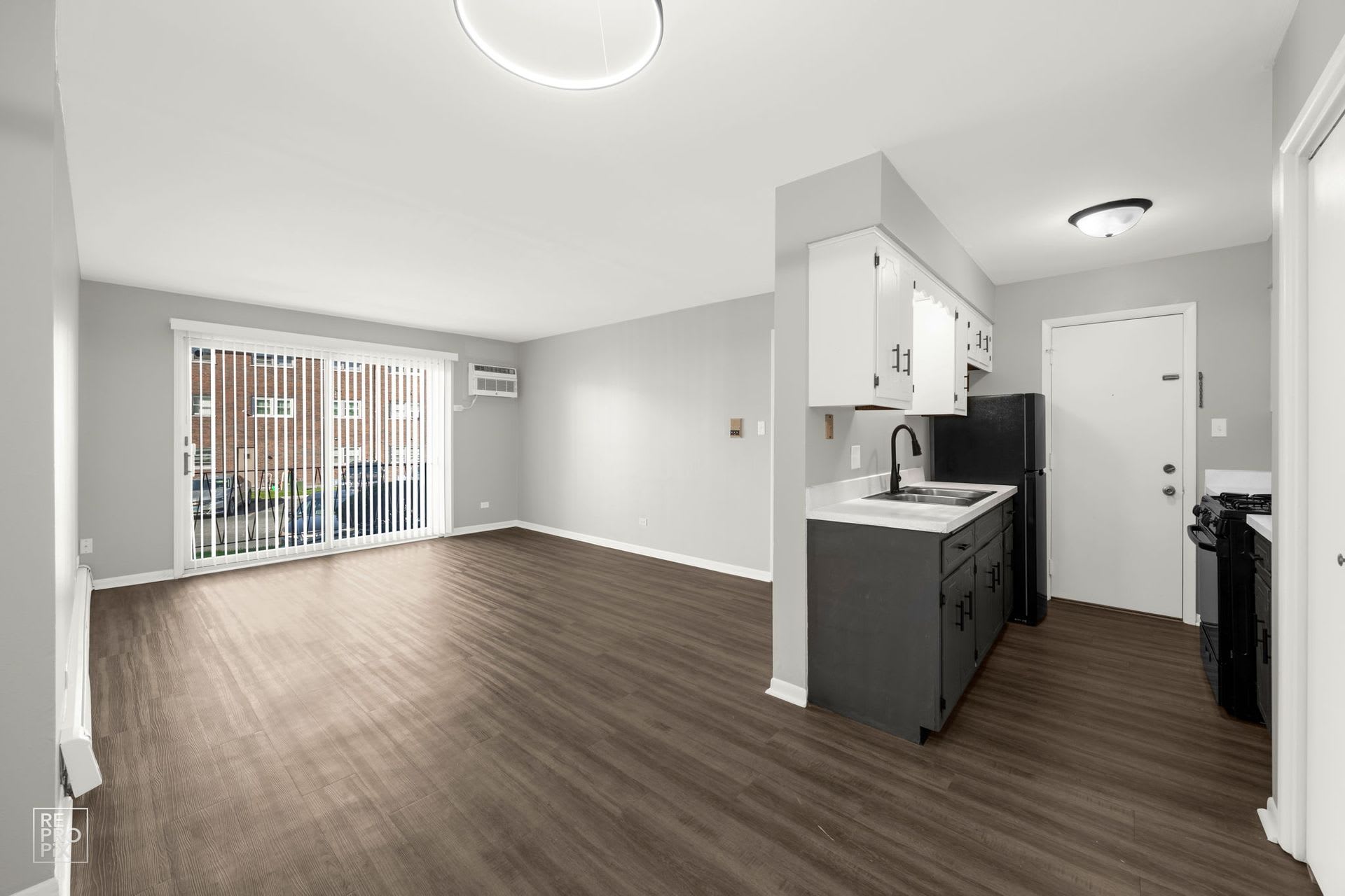 Woodland Court Apartments – photo 1