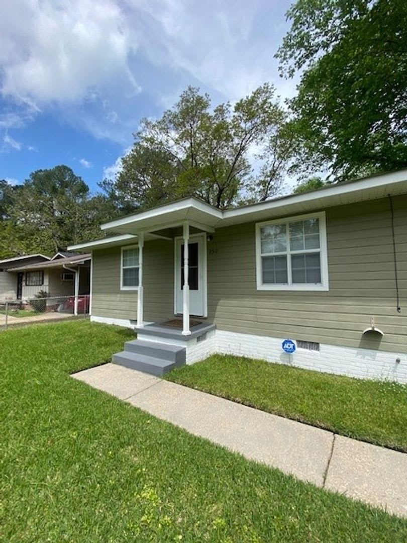 Cute 3 Bedroom Home In South Jackson – photo 2