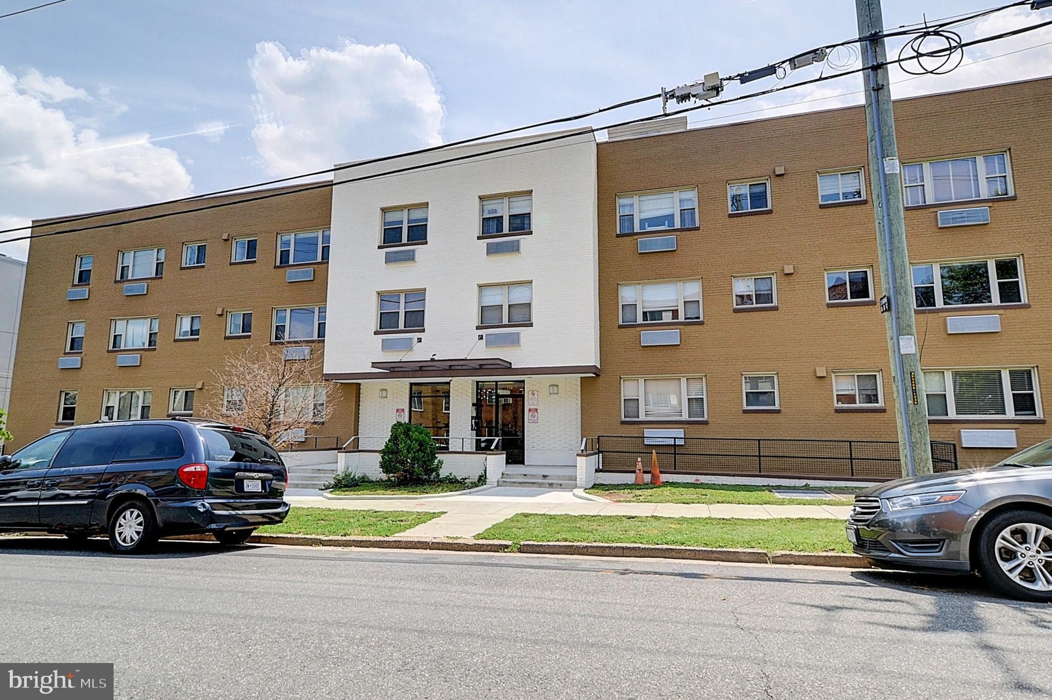 738 LONGFELLOW Street NW – photo 1