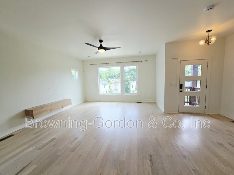 3209 Curtis Street – photo 5
