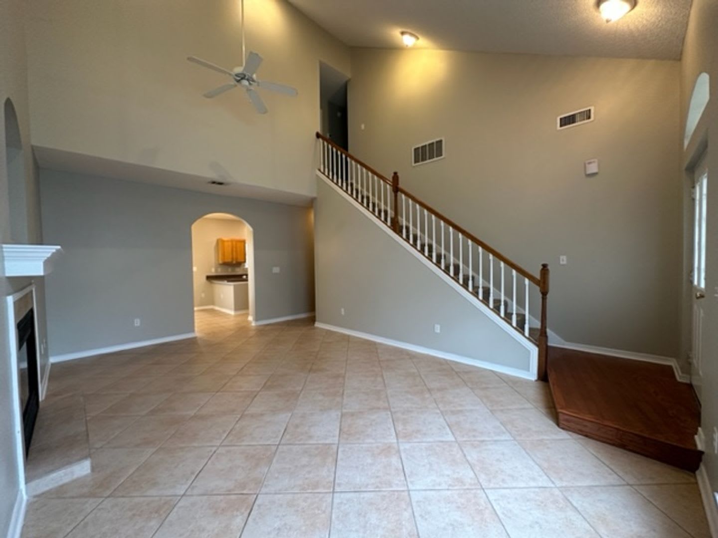 Nice 4 bedroom home for rent including yard & pest services! – photo 3