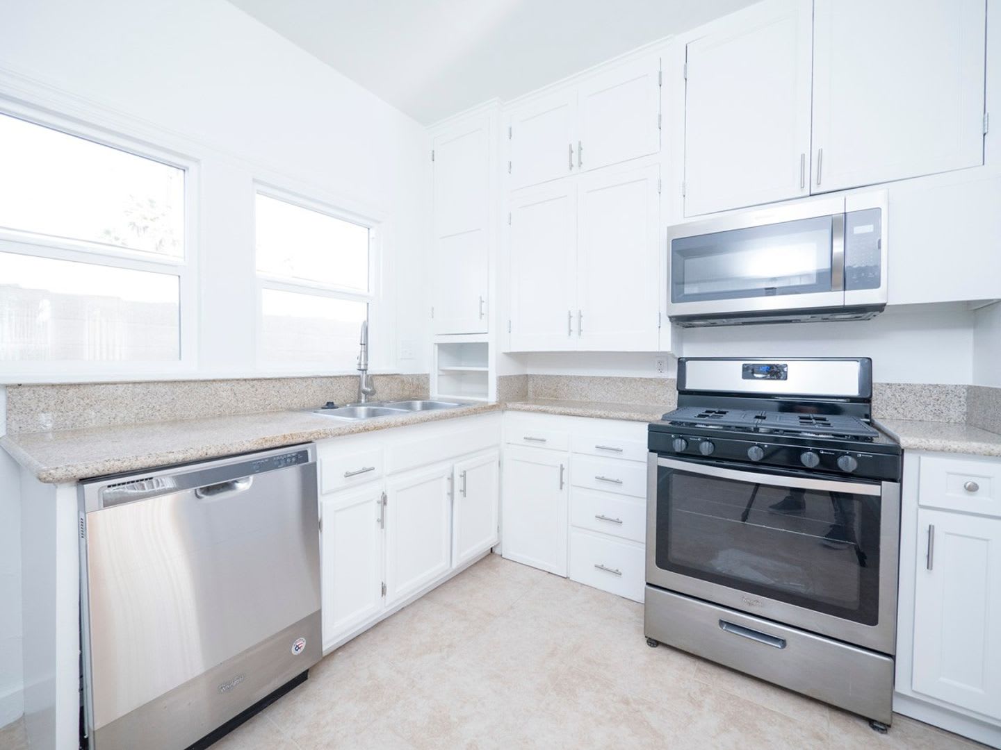 5225 De Longpre Ave. – photo 2