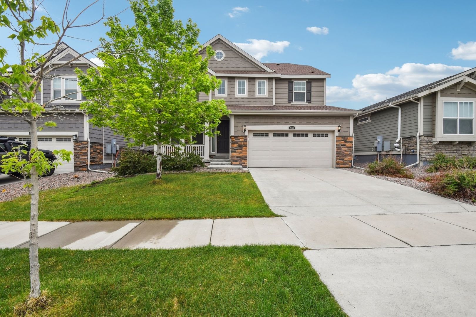 Charming 4BR House in Parker with 900 sq feet Finished Basement – photo 2