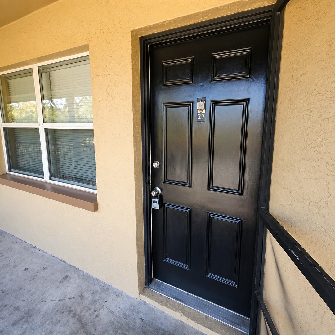 Charming 1-Bedroom Condo Near the Beach – 2501 Harn Blvd #H27, Clearwater, FL – photo 2