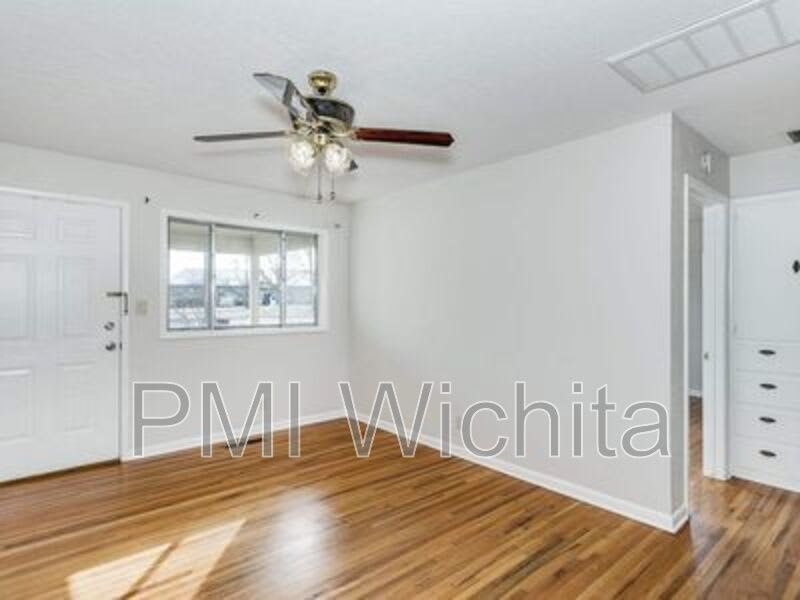 2922 W 2nd St N – photo 4