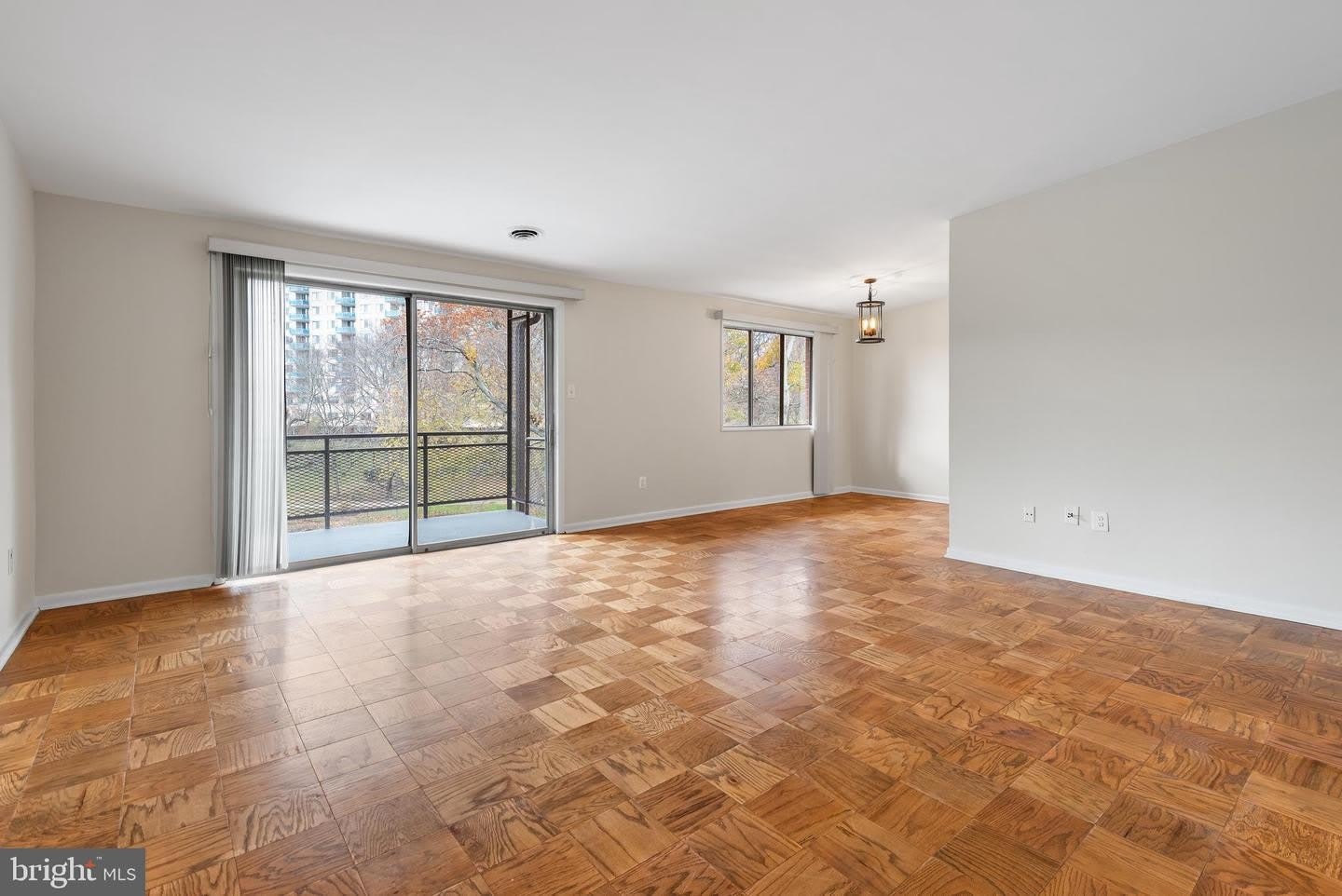 10428 ROCKVILLE PIKE #402 – photo 2