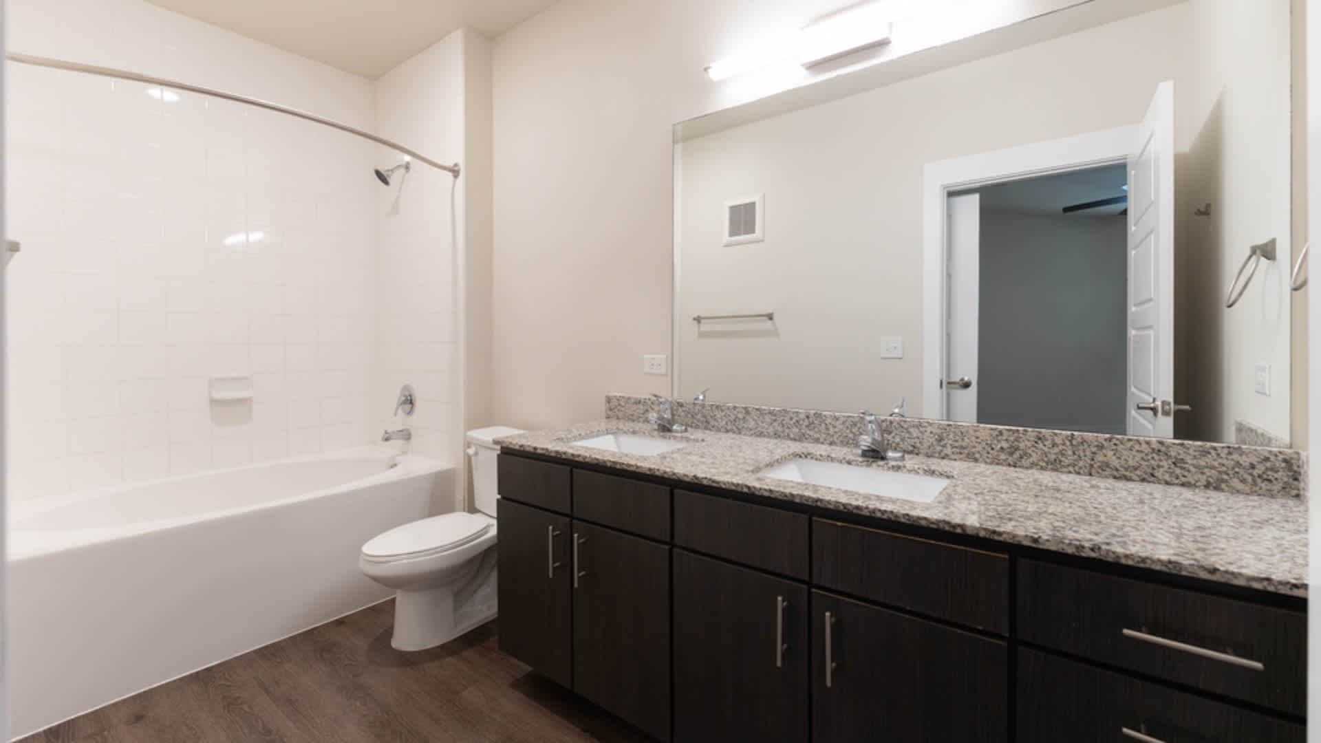 St Johns West Apartments – photo 4
