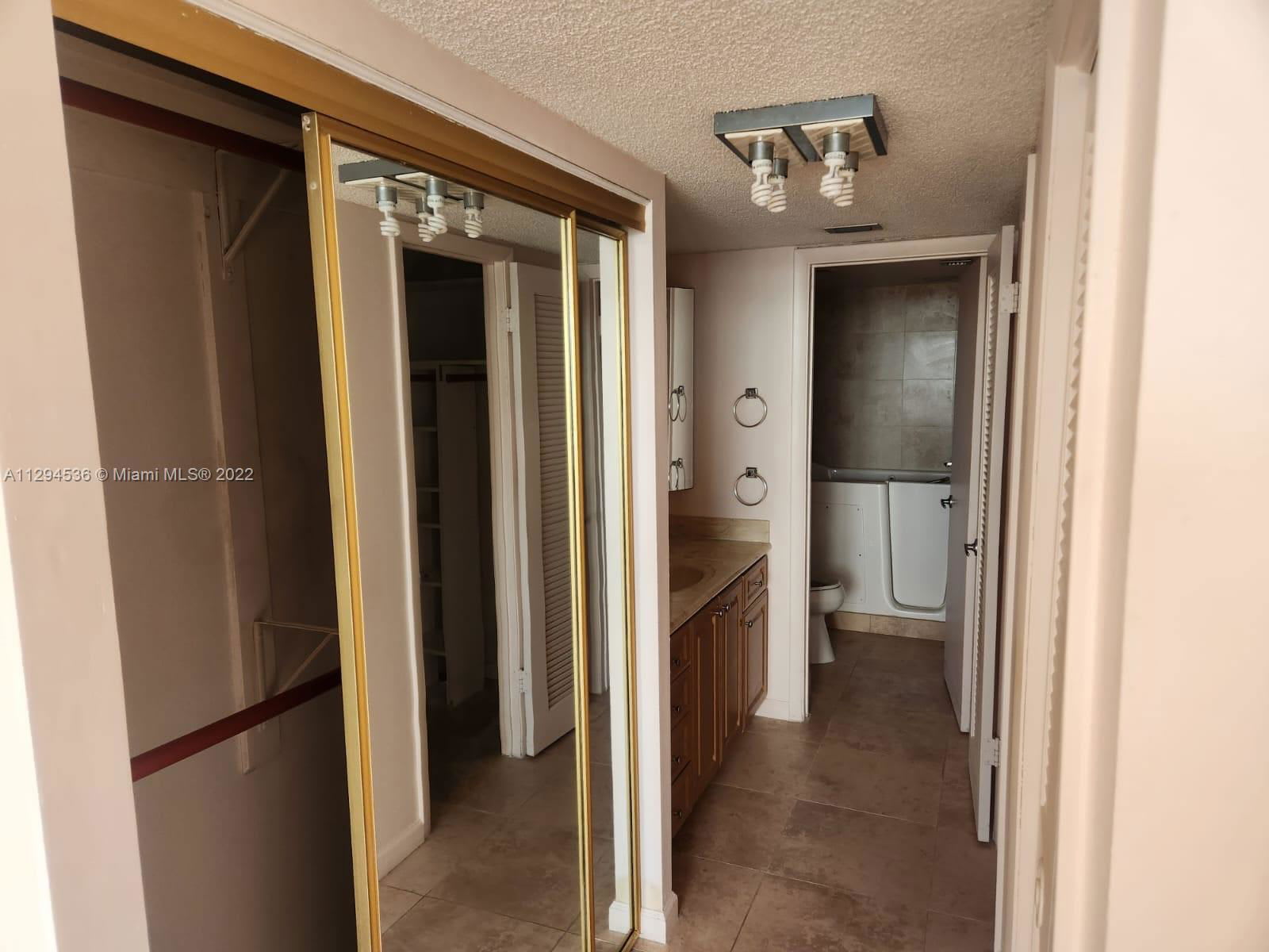 18041 Biscayne Boulevard – photo 3
