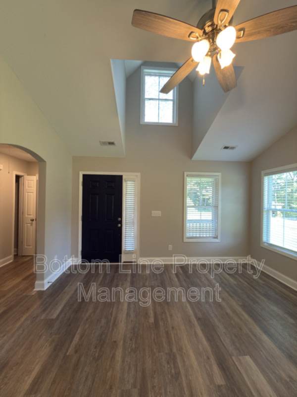 200 Alexander St – photo 2