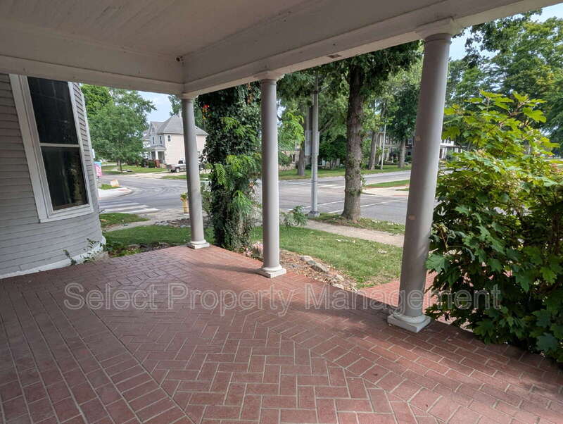 1025 Crescent Ave – photo 1