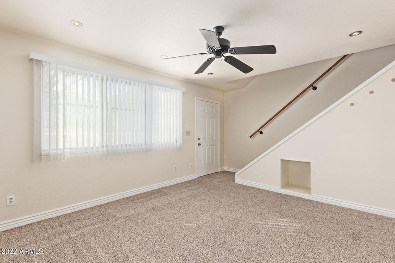 Great Location in Scottsdale! 2 bedroom, 1.5 bath, community pool – photo 4