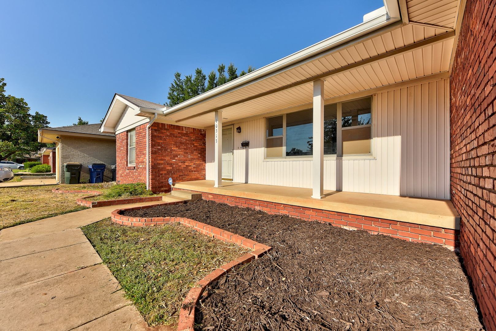 Charming 3 bedroom home + The Village – photo 4