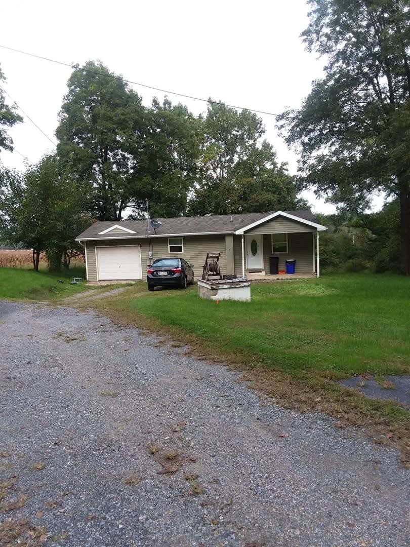 Enjoy this 2 bedroom Dillsburg County home – photo 3