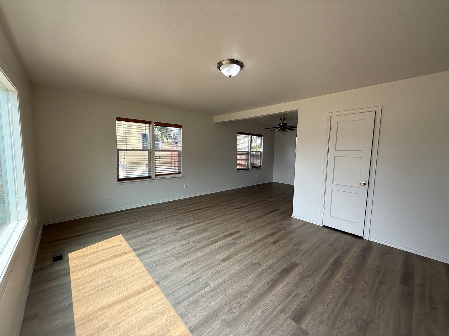 1404 Swift Blvd – photo 3