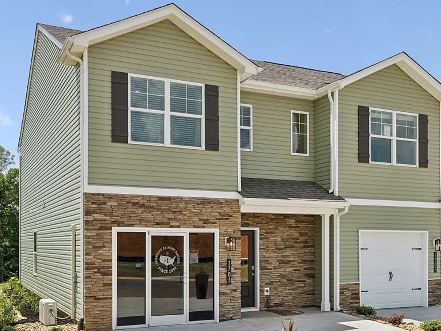 3 Bedroom 2.5 Bath Townhome in Kodak Exit 407 – photo 3
