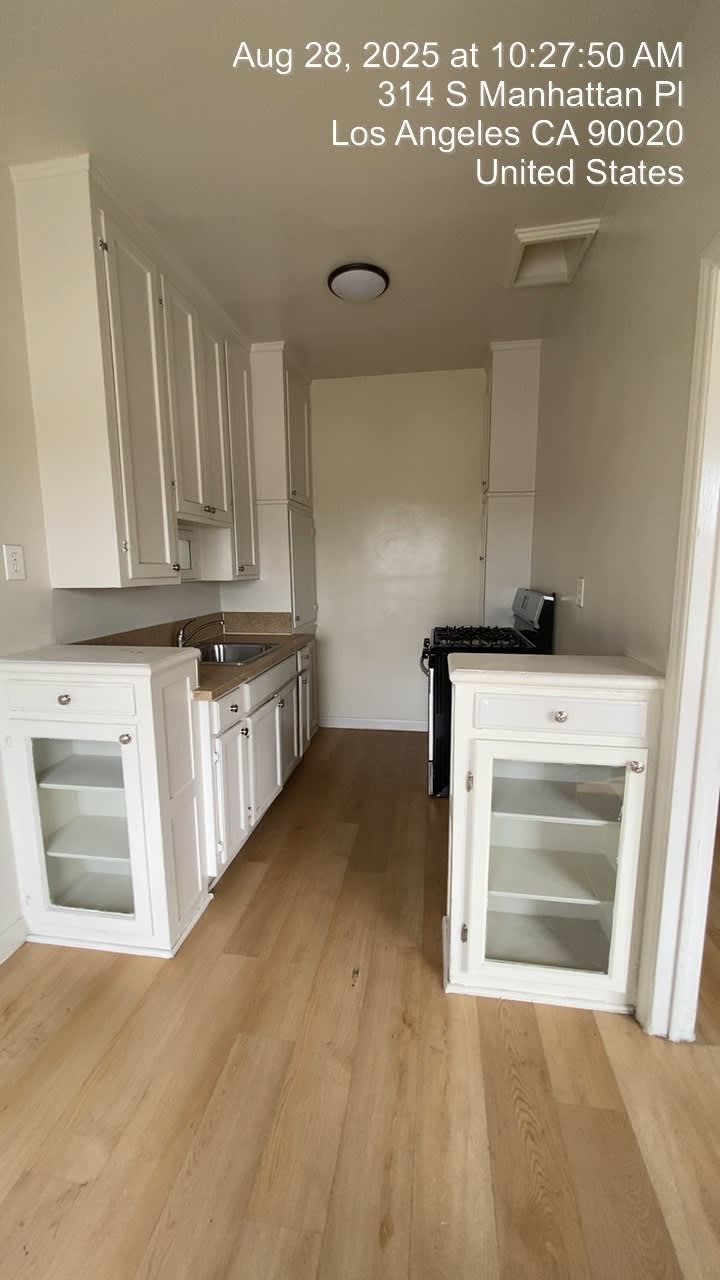 320 S Manhattan Pl – photo 2