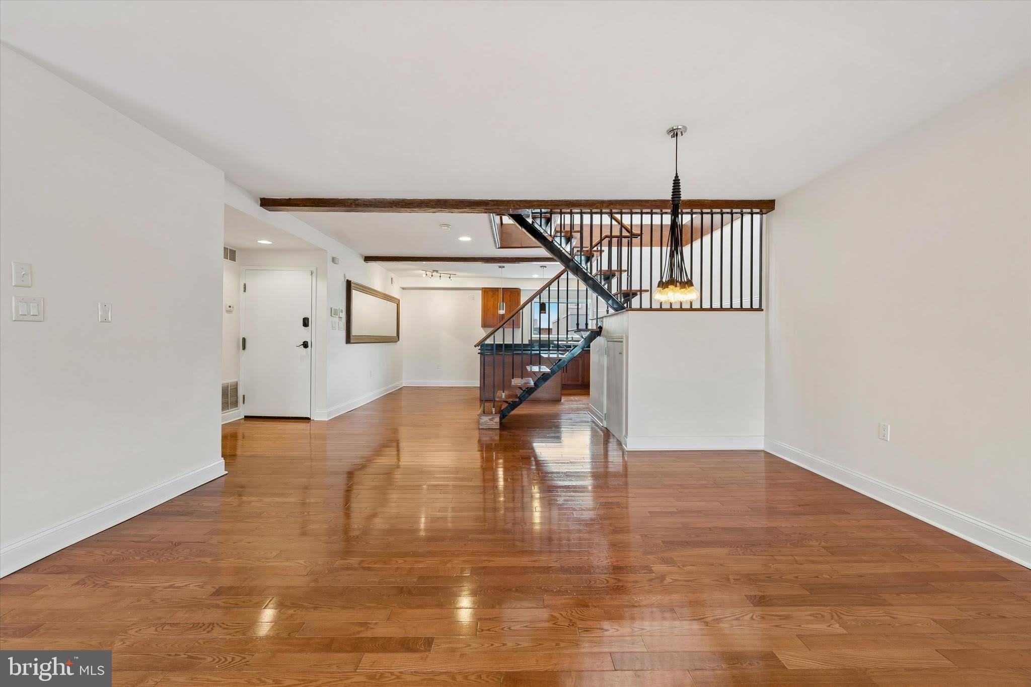 1111 MOUNT VERNON Street – photo 4