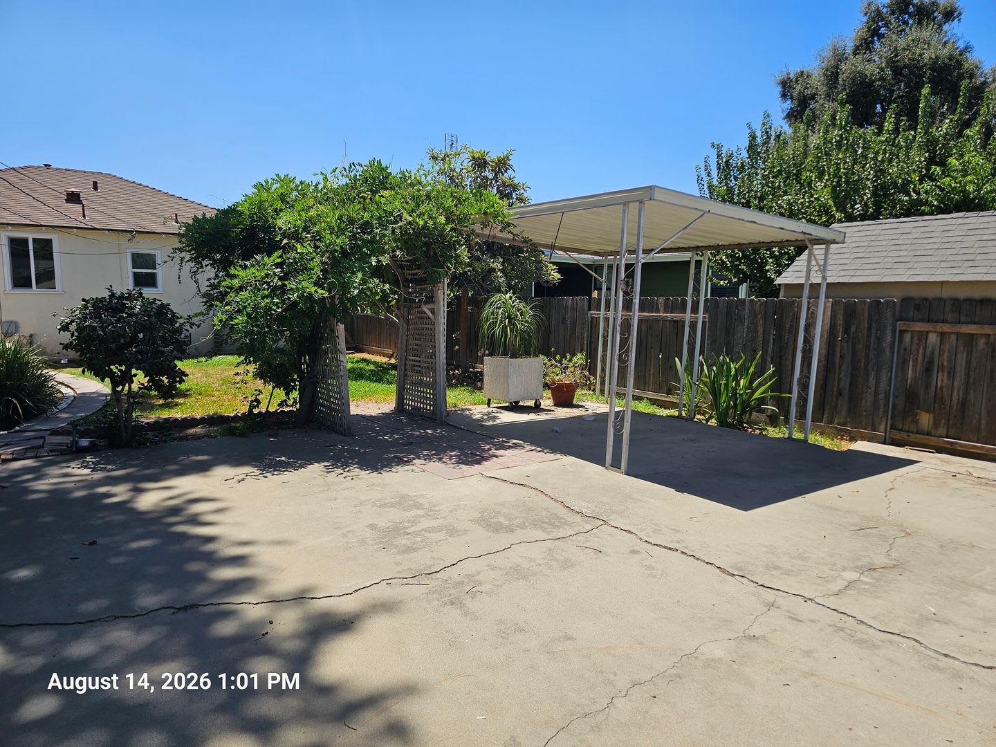 748 E. San Joaquin – photo 2