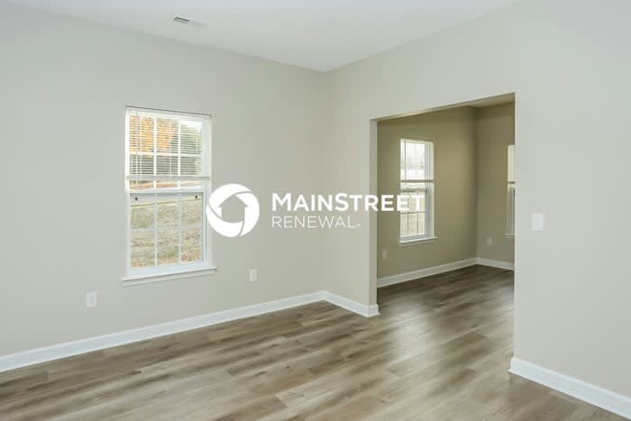 823 Winthrop Ln – photo 2