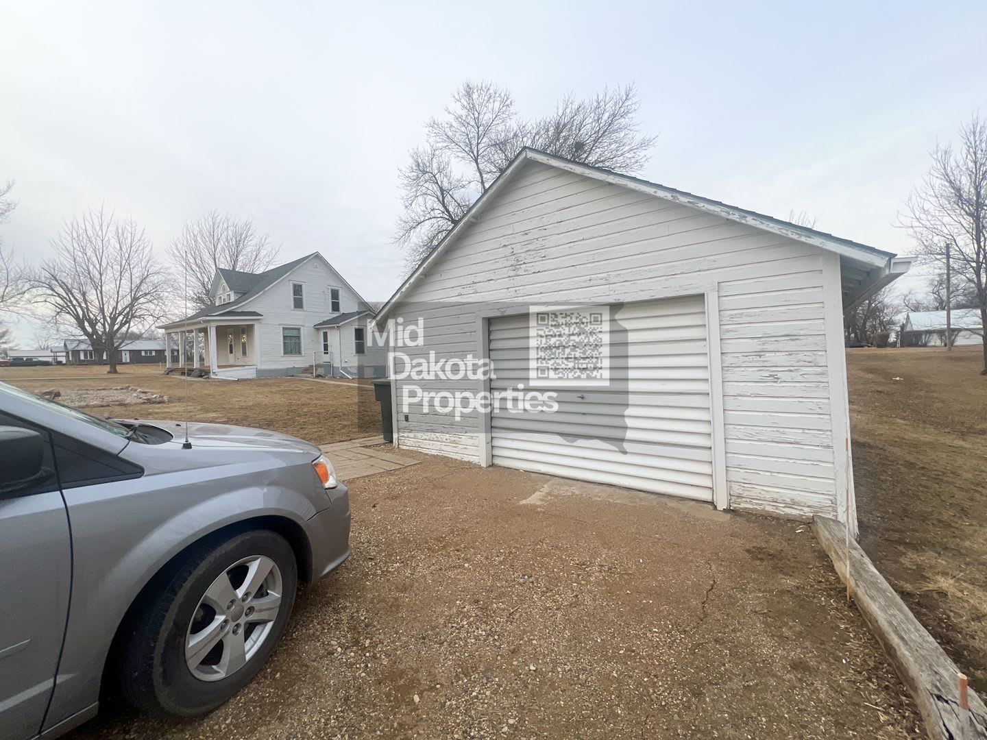 101 W Wisconsin Tripp SD-3 bedroom, 1.5 bathroom house – photo 3