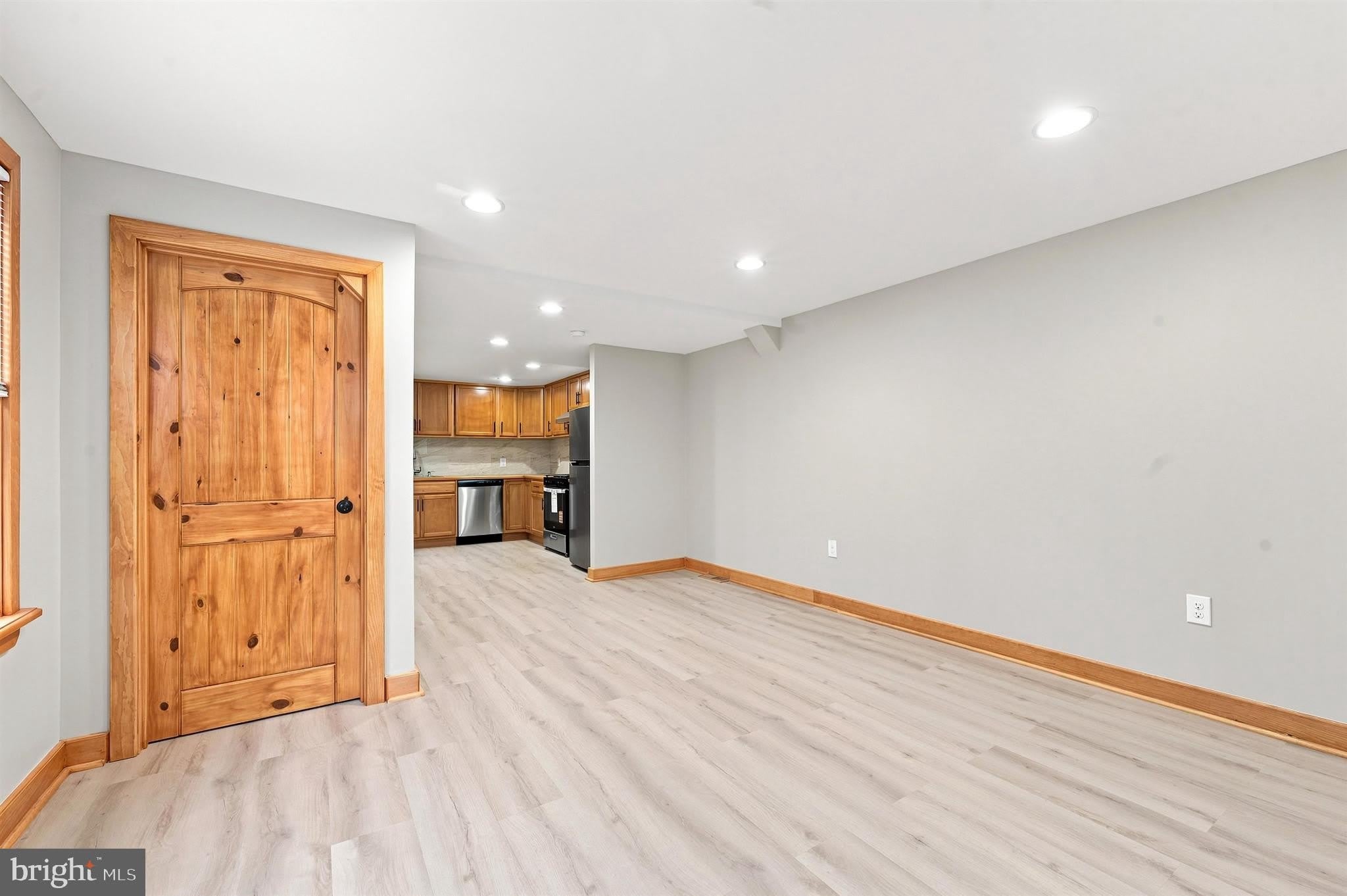 705 FORREST Avenue – photo 4