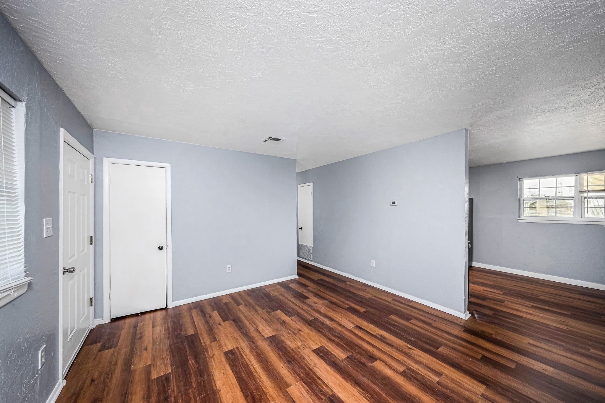 709 Southwest 45th Street – photo 3