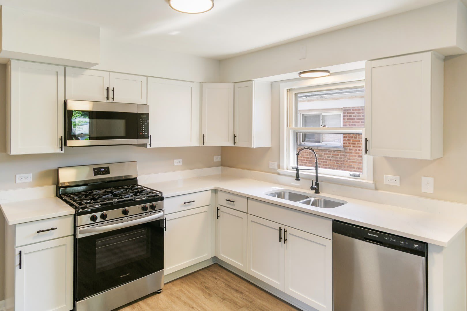 14214 Minerva Avenue – photo 2