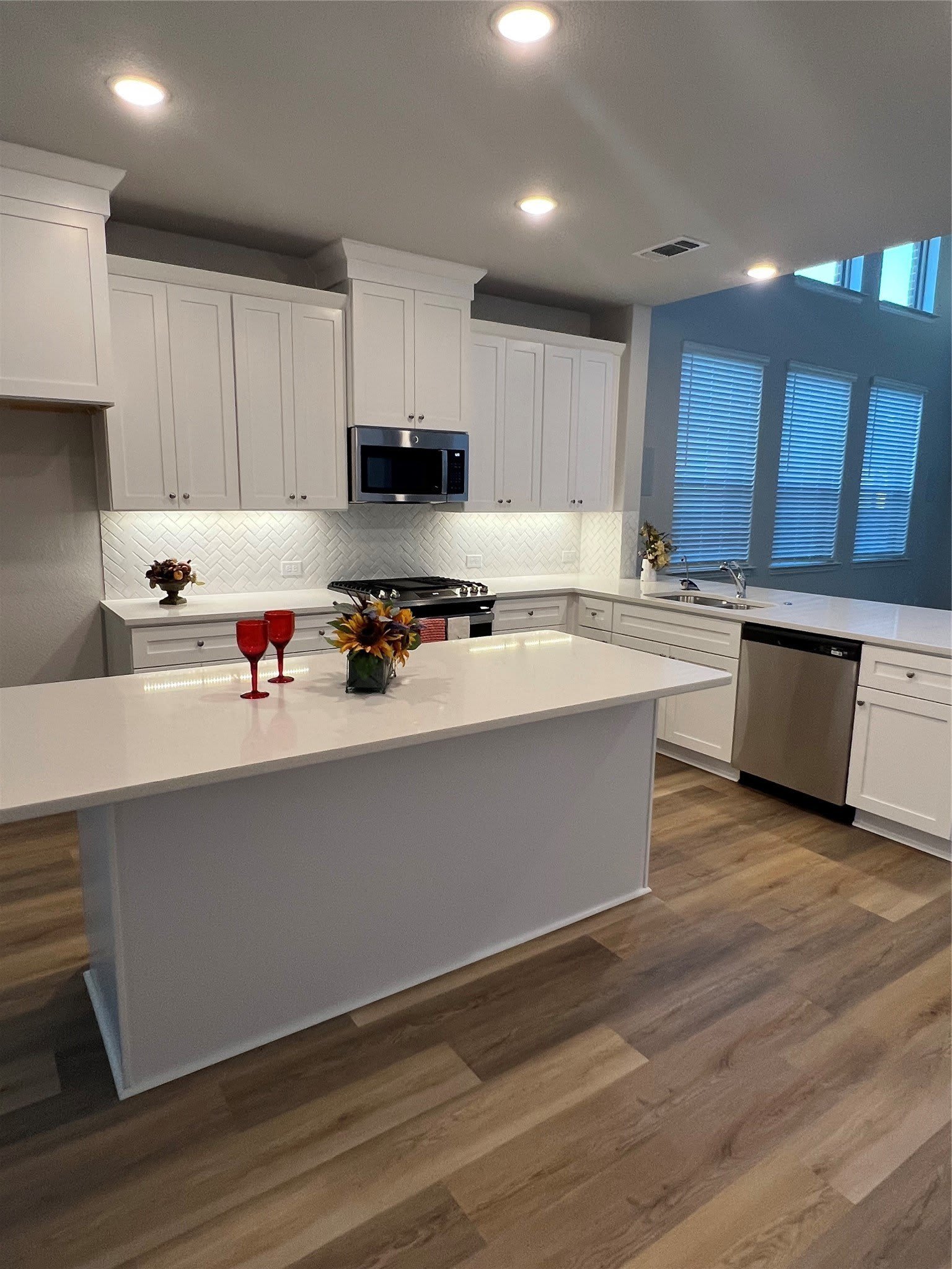 1107 Mesa Street – photo 3