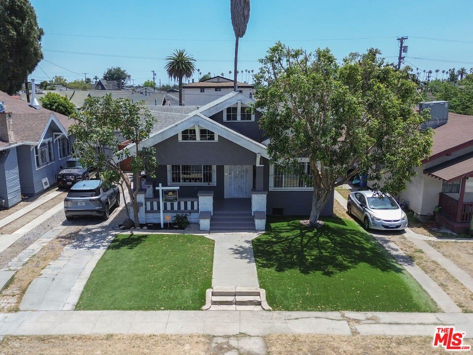 1554 W 46th St – photo 1