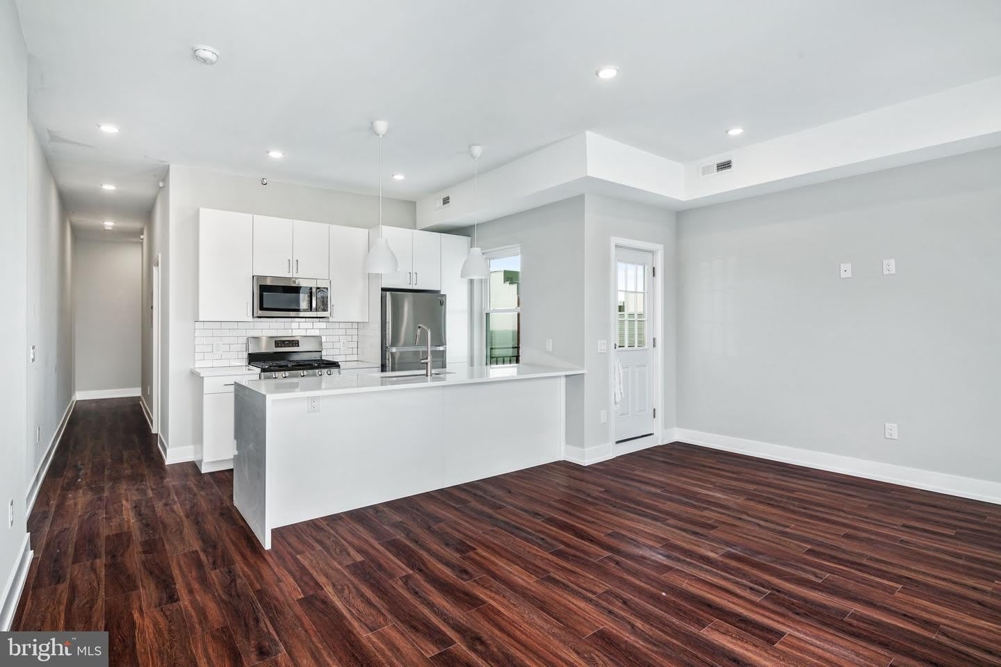 1527-29 RIDGE AVE #5A – photo 3