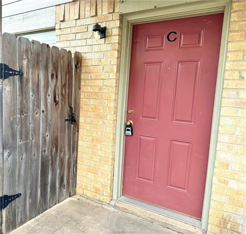 2817 Longmire Drive – photo 3