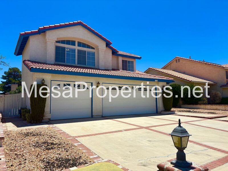14383 La Crescenta Ave. – photo 3